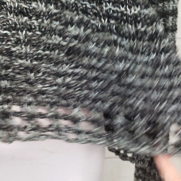 3/$25 Free People chunky knit crop top Large - Picture 2 of 7